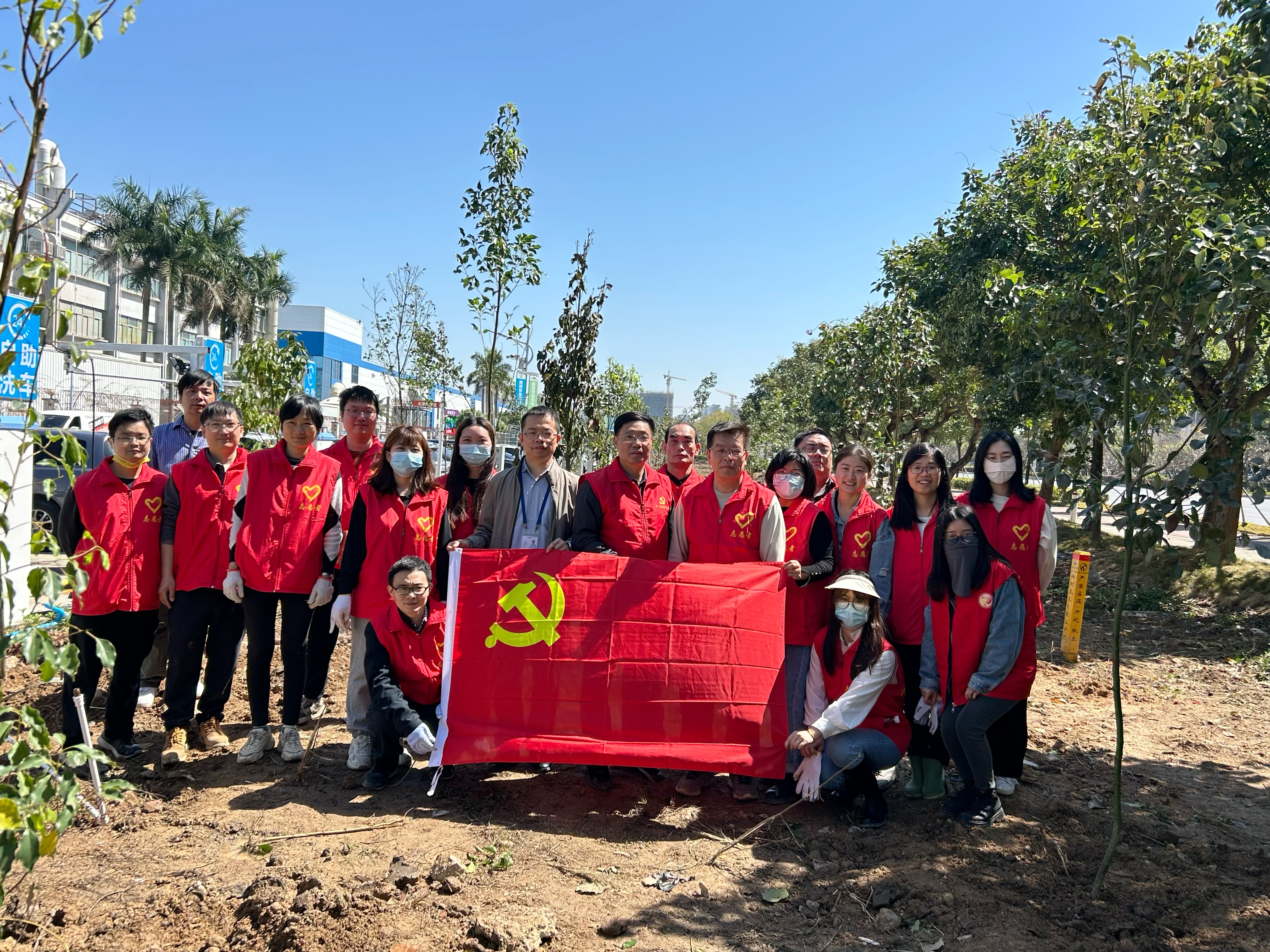 新青科技工業(yè)園組織開展植樹節(jié)活動(dòng)2.jpg