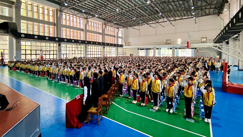 開學(xué)典禮-奏唱國歌_調(diào)整大小.jpg